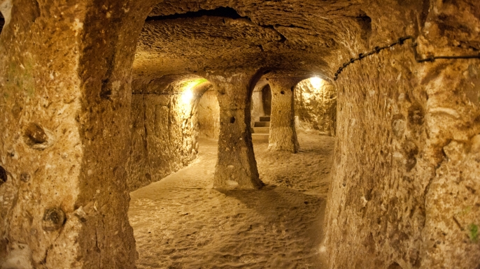 8 Mysterious Underground Cities